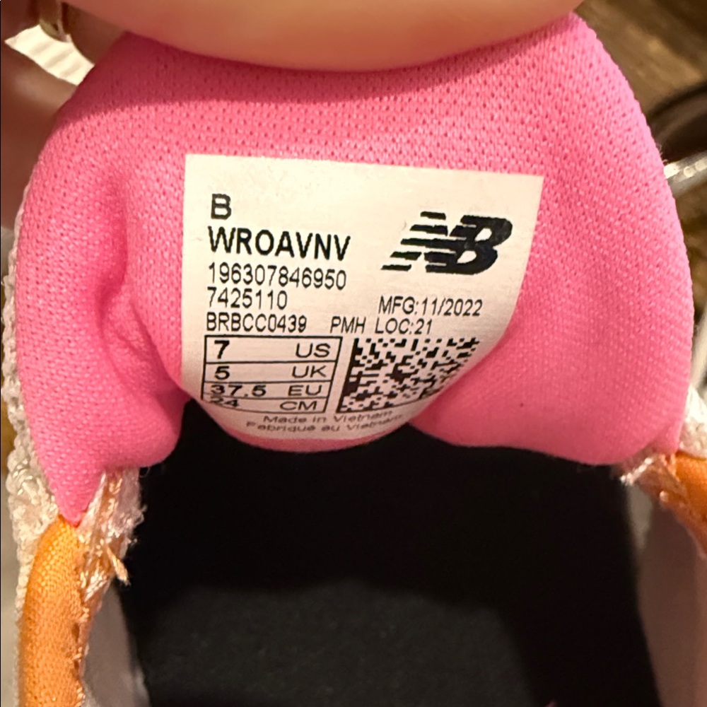 New Balance Women's Athletic Shoes in Orange and Cream - Picture 3 of 3